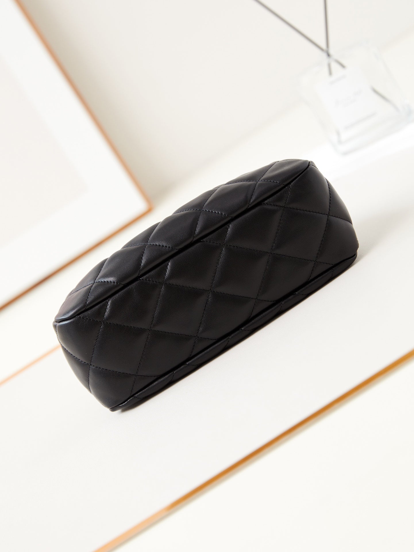 24a clutch 24cm black lambskin gold hardware