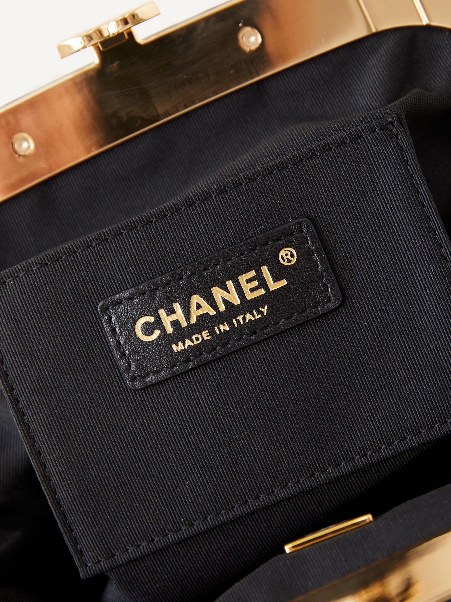 24a clutch 24cm black lambskin gold hardware