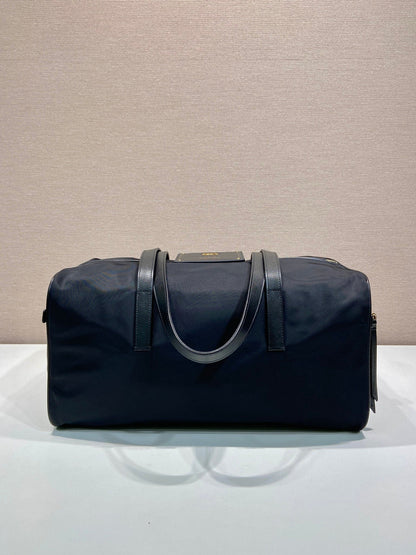 TRAVEL BAG 40 IN BLACK WATERPROOF FABRIC GOLD PADLOCK