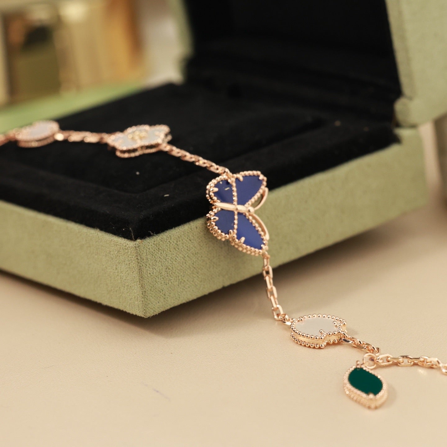 LUCKY SPRING BUTTERFLY 5 MOTIF BRACELET