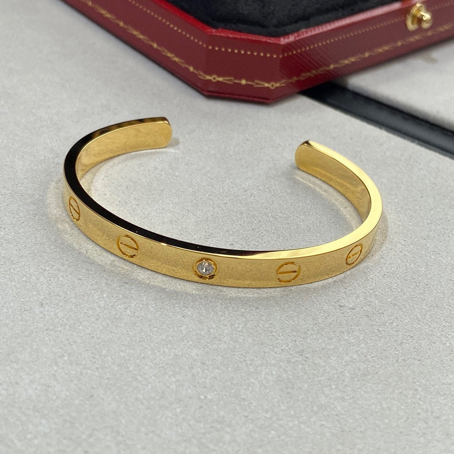 DIANA LOVE BRACELET 6.1MM 1 DIAMOND OPEN CUFF
