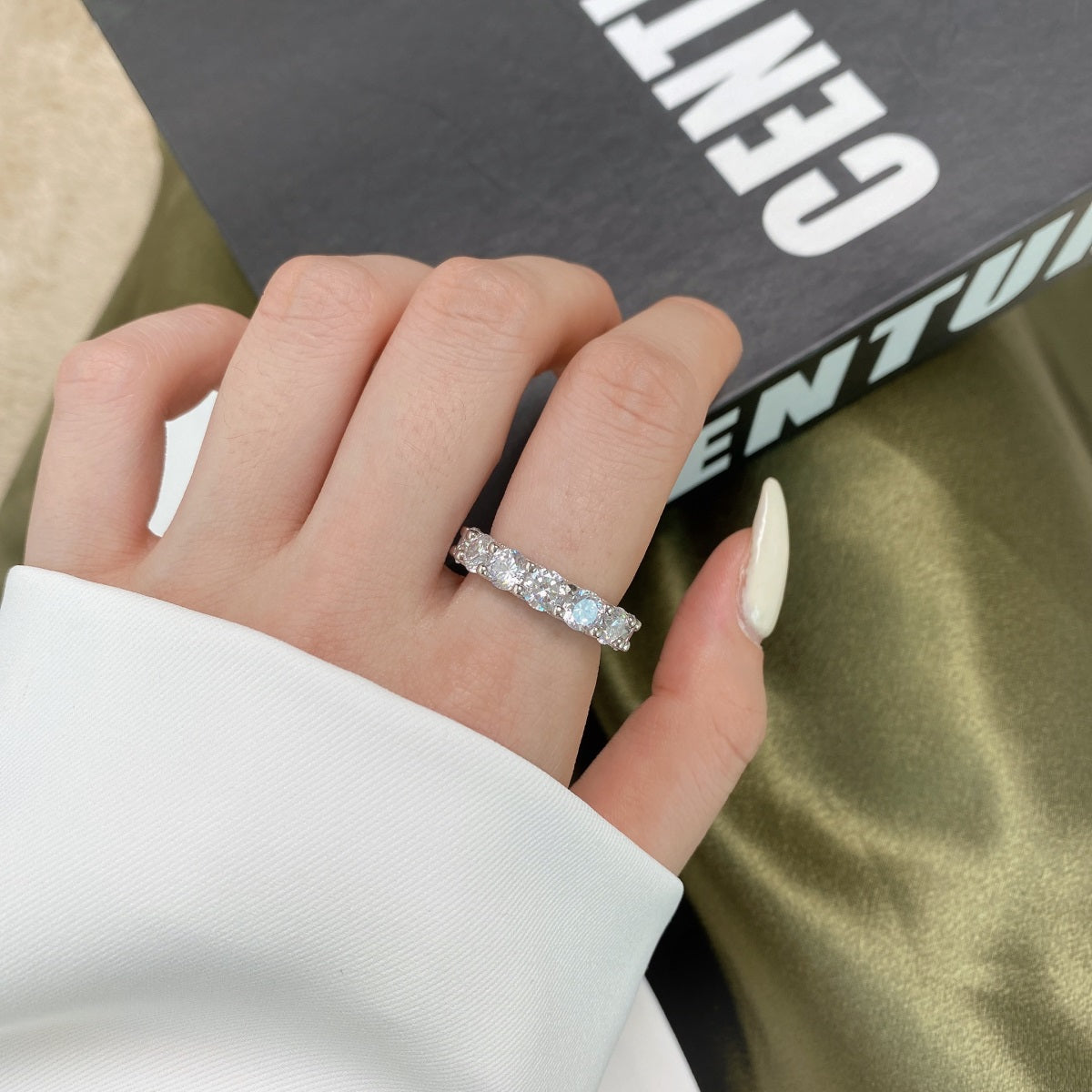 [HOT]Gorgeous Round Cut Tennis Ring