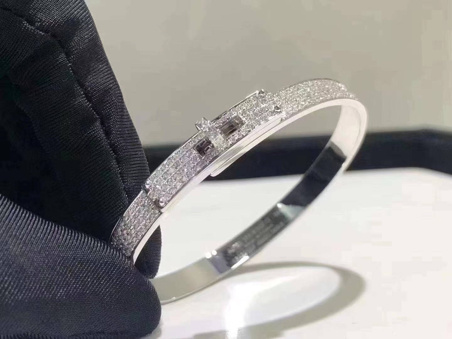 BRACELET DIANA HM KELLY EN ARGENT ET DIAMANTS ENTIÈREMENT PAVÉS