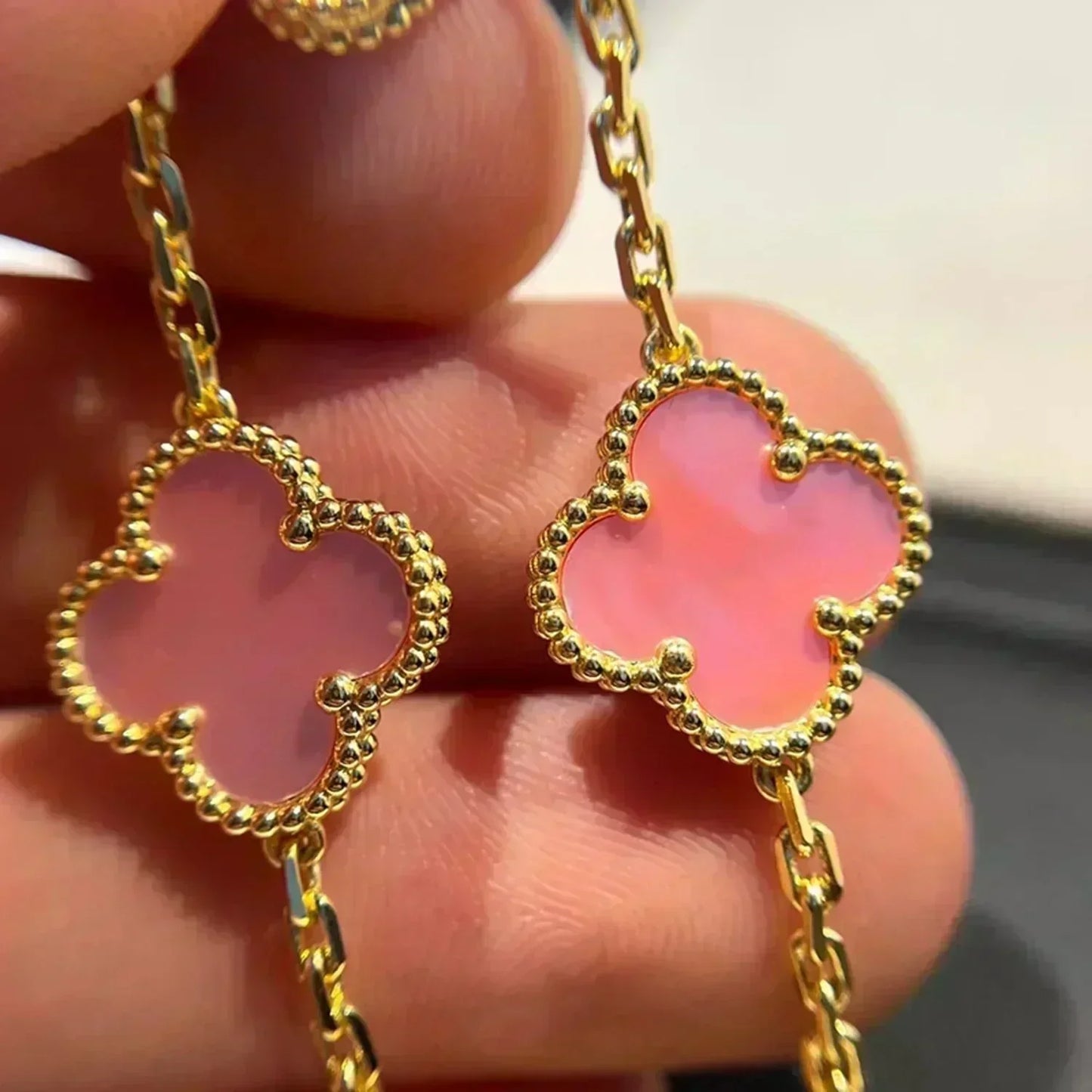 CLOVER 5 PINK MOP BRACELET