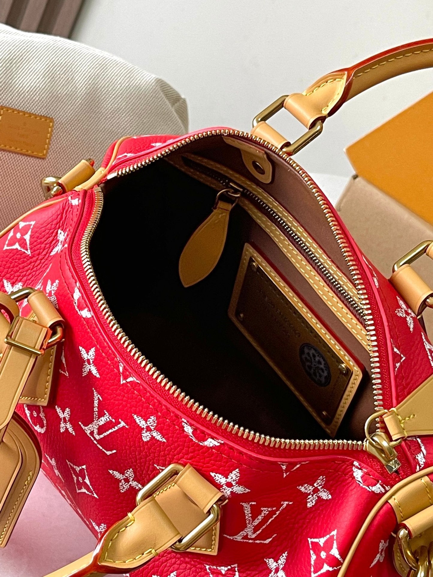 SPEEDY P9 BANDOULI¨¨RE 25 IN RED MONOGRAM CANVAS GOLD HARDWARE