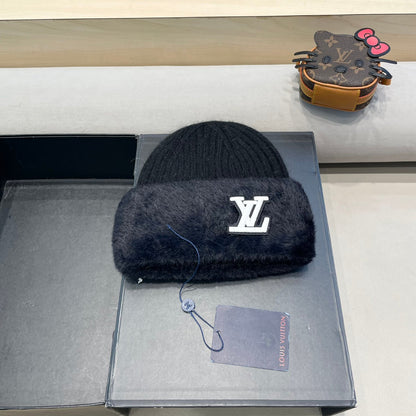 KNITTED BEANIE HAT IN BLACK WOOL AND RABBIT FUR 413353