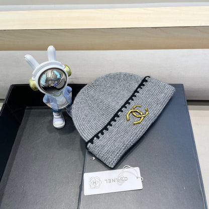 KNIT HAT IN SHADOW GRAY WOOL 424301