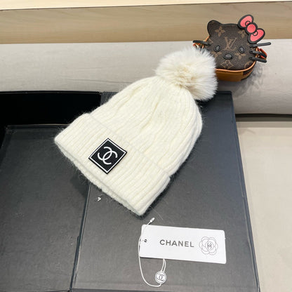 BEANIE HAT IN WHITE WOOL 422176