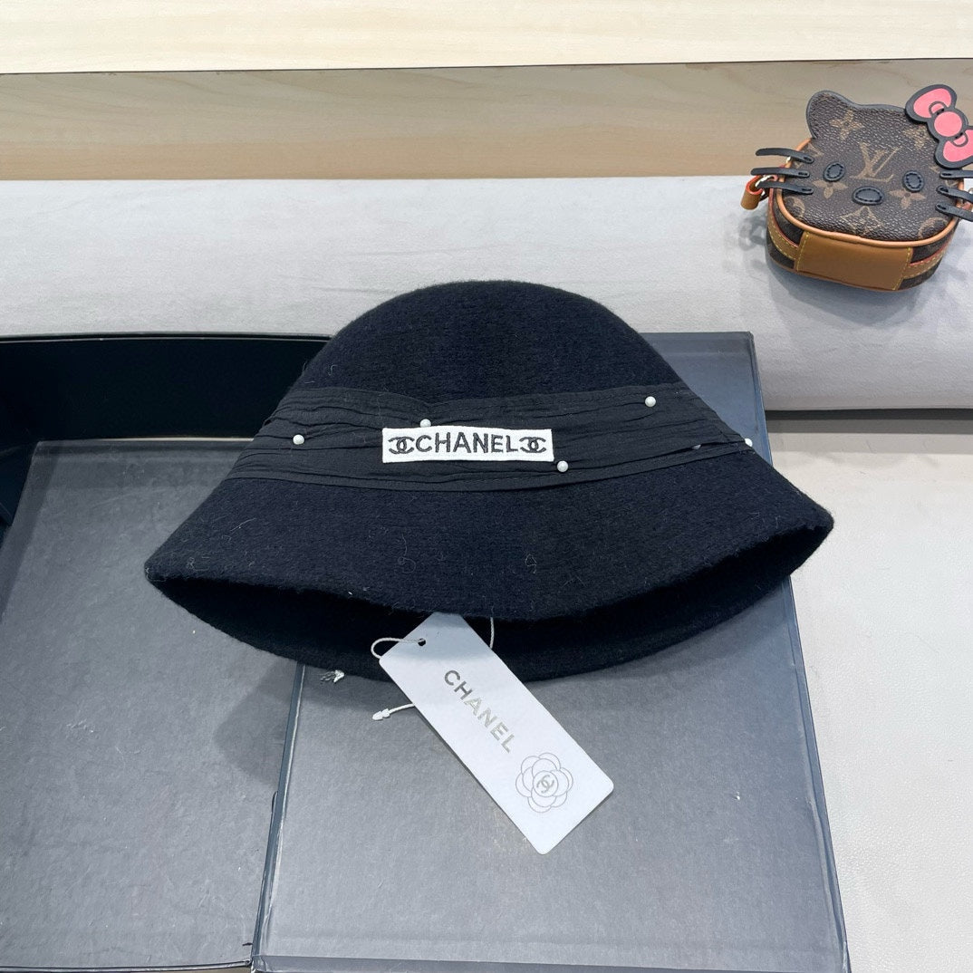 BUCKET HAT IN BLACK WOOL BLEND 426247