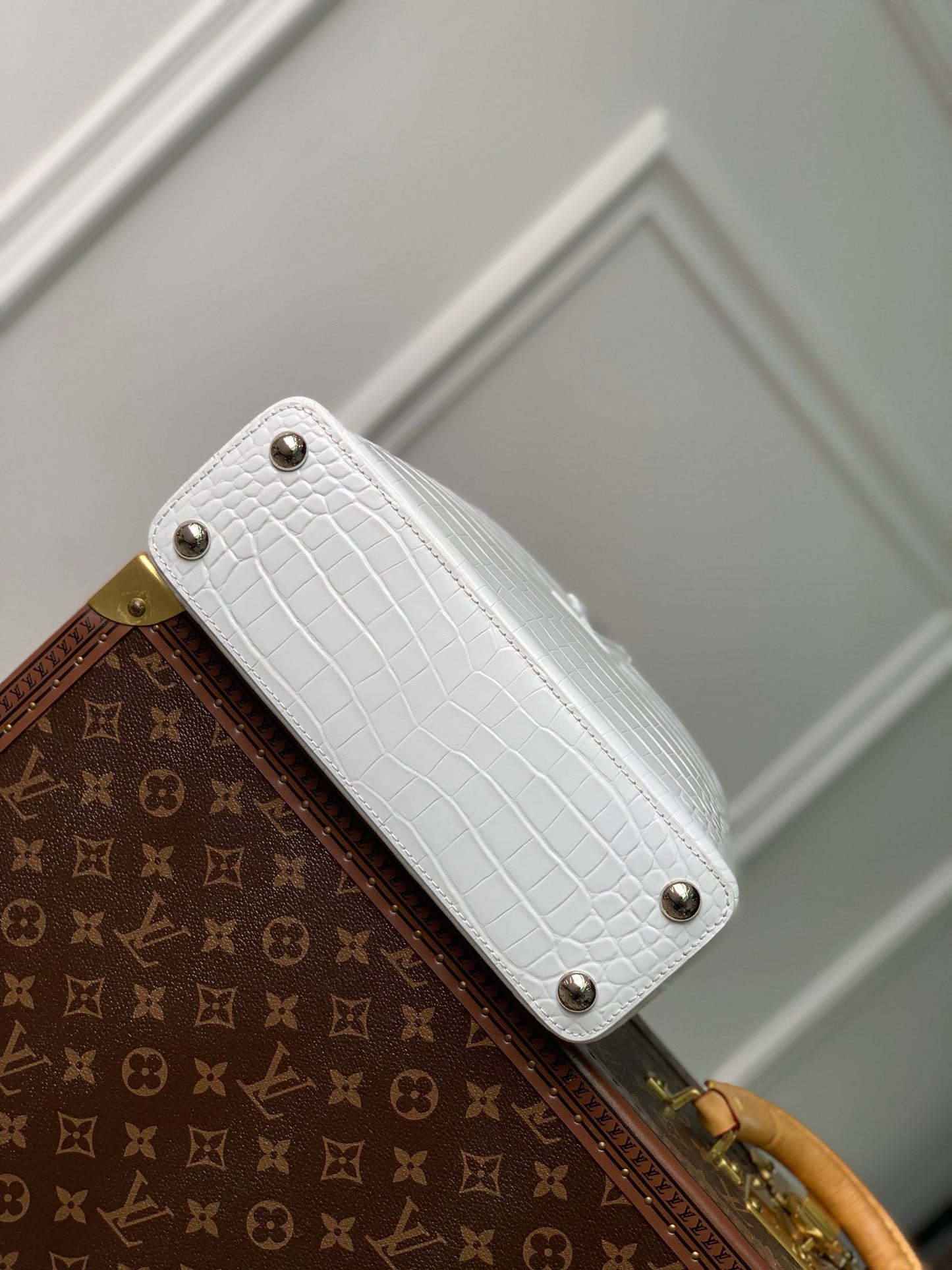 CAPUCINES BB 27 WHITE TAURILLON SILVER HARDWARE