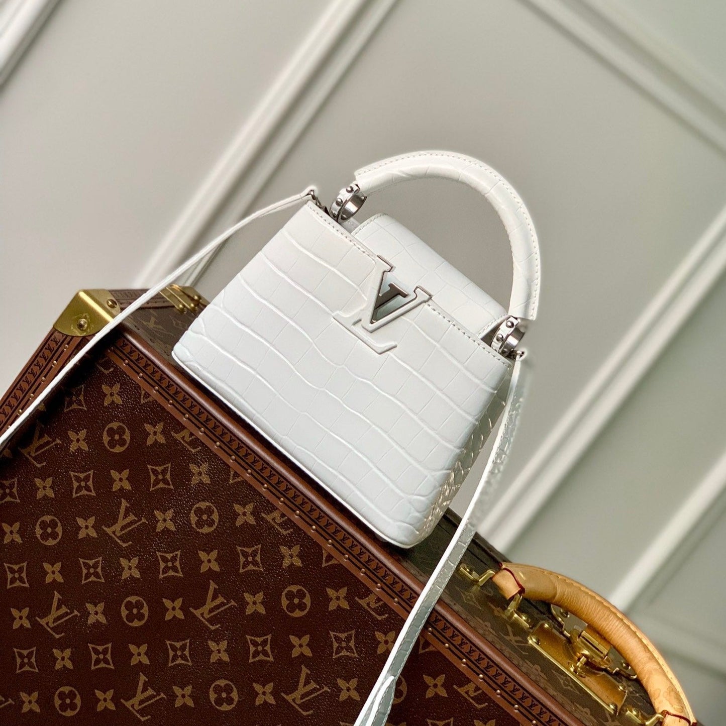 CAPUCINES MINI 21 WHITE CROCODILE EMBOSSED CALFSKIN SILVER HARDWARE