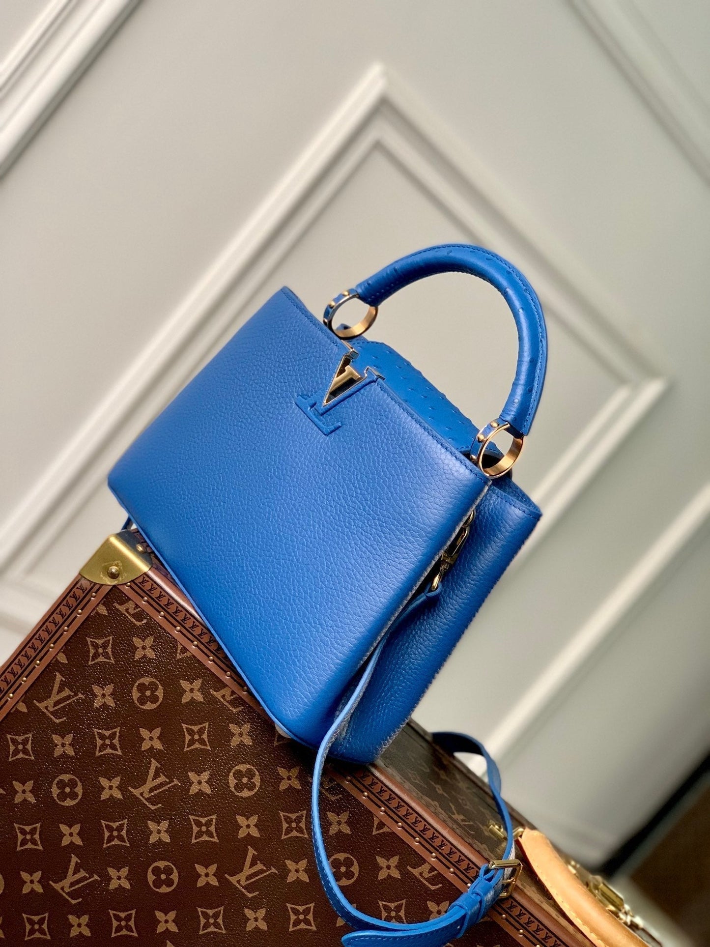 CAPUCINES BB 27 COBALT BLUE TAURILLON MOP GOLD HARDWARE