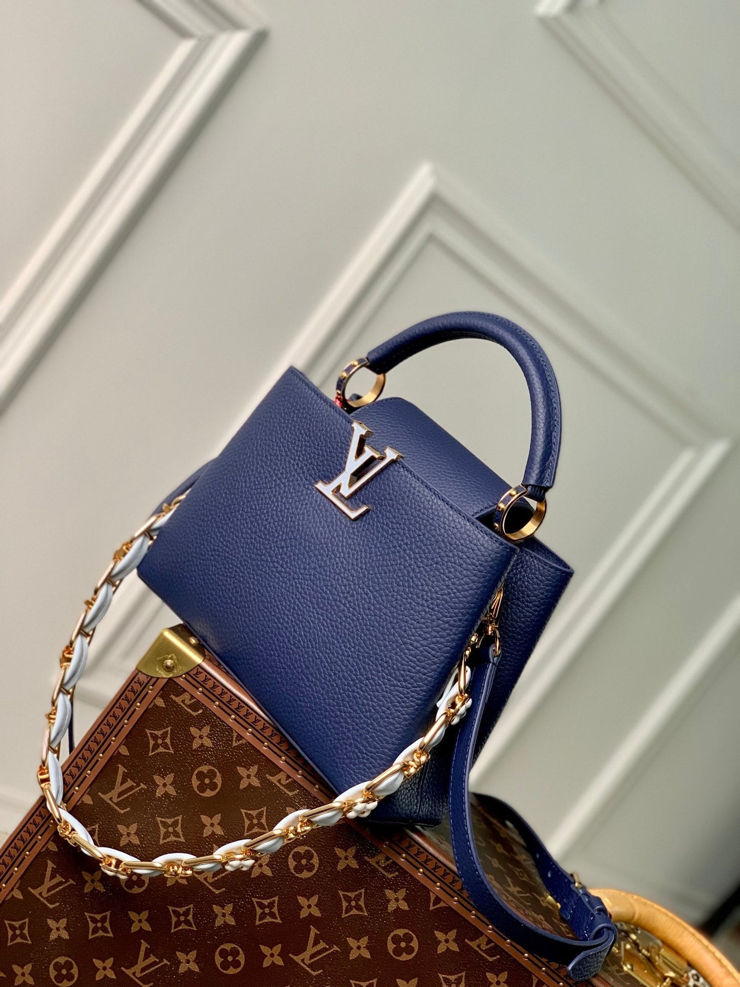 CAPUCINES BB 27 DARK BLUE TAURILLON MOP GOLD HARDWARE
