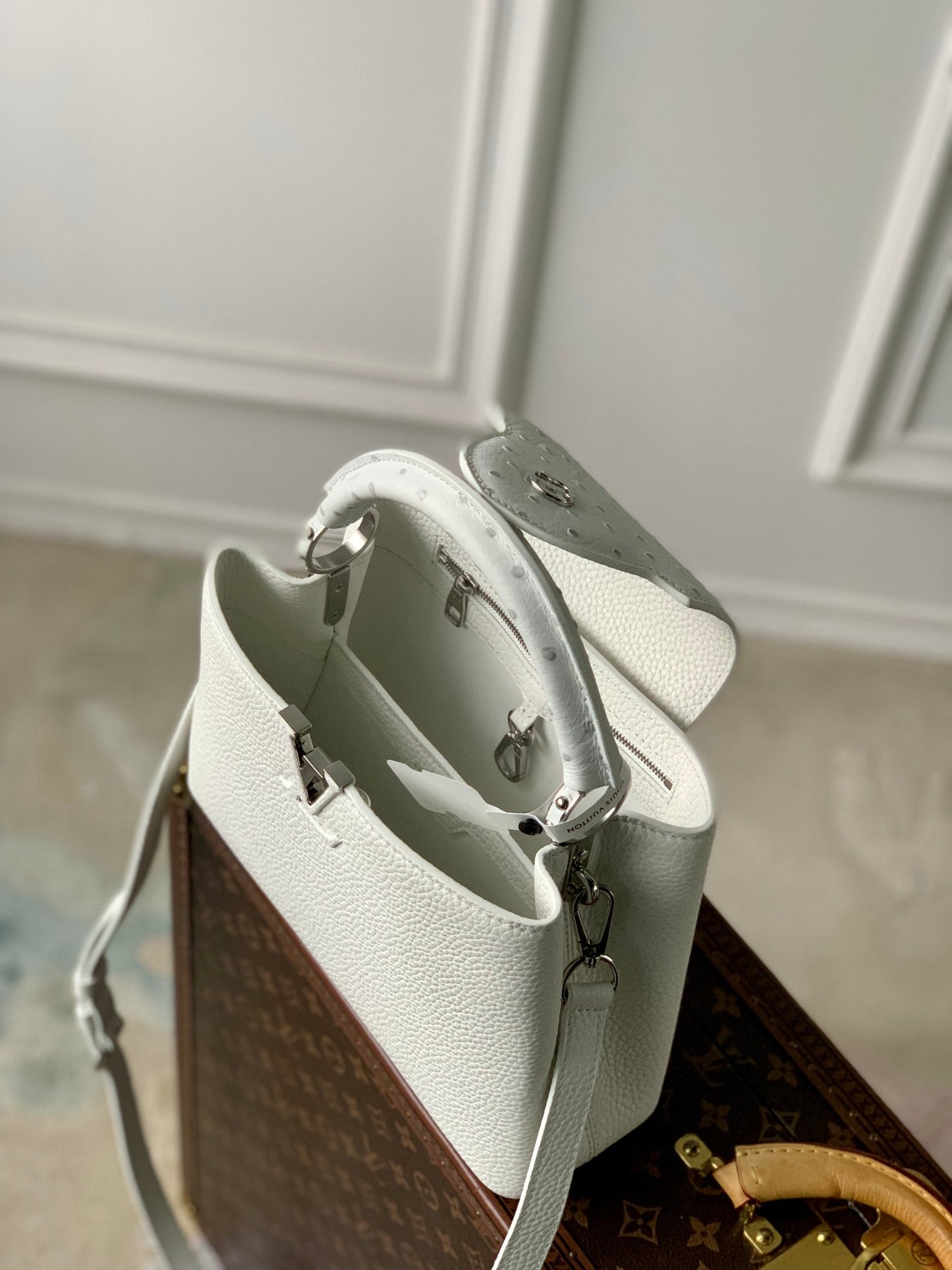 CAPUCINES BB 27 WHITE TAURILLON TURQUOISE SILVER HARDWARE