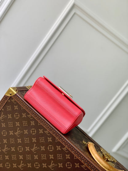 TWIST MM 23CM RED EPI GRAINED LEATH