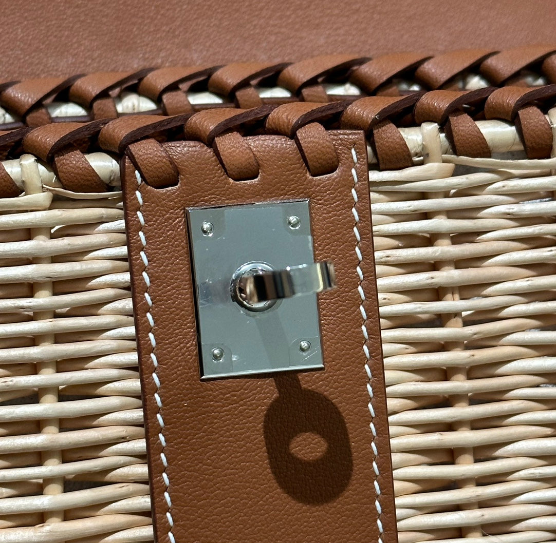 HM Kelly 20 Picnic Gold Bamboo And Rattan