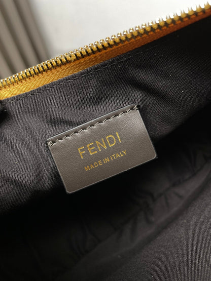 FENDIGRAPHY MEDIUM 29 IN GOLD METALLIC SMOOTH LAMBSKIN GOLD HARDWARE