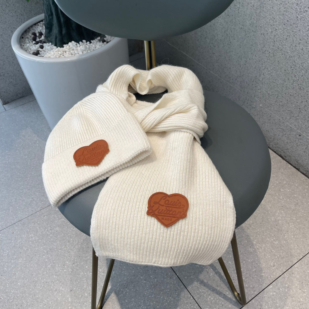 SET SCARF AND HAT IN WHITE WOOL 414795