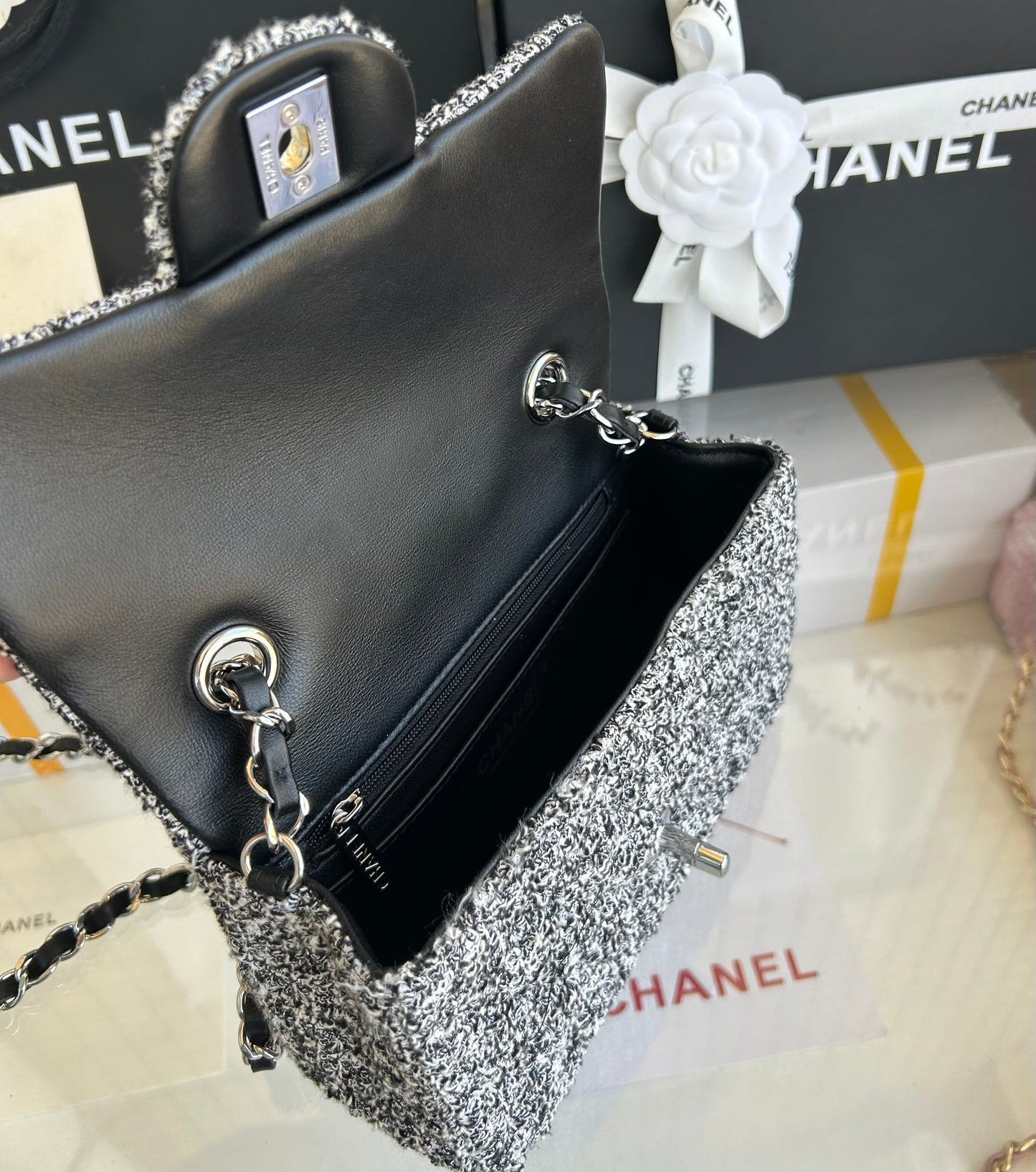 MINI FLAP BAG 20 IN LIGHT GRAY TWEED SILVER HARDWARE