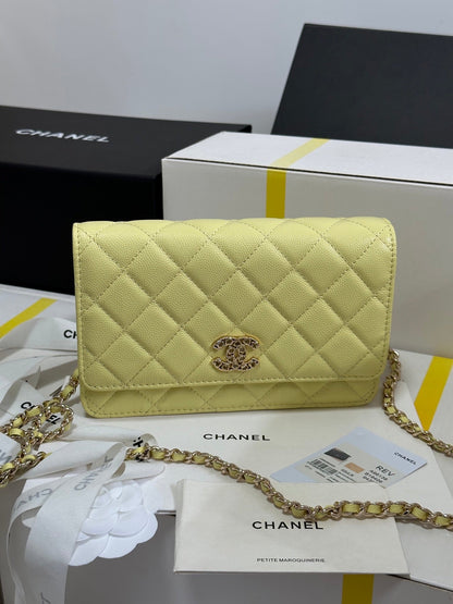 CC 25P Wallet On Chain 19cm Yellow Pastel Cowhide Heart Rhinestone 243595