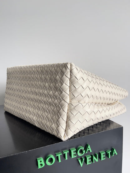 BV Large Andiamo 45 In Cream Lambskin Ghw 209096