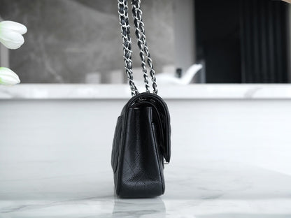 CLASSIC FLAP 25 BLACK CAVIAR SILVER HARDWARE