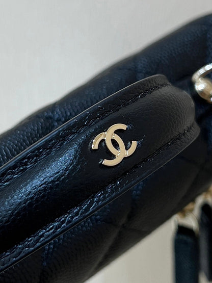 25C Vanity 19cm Top Handle Black Grained Calfskin